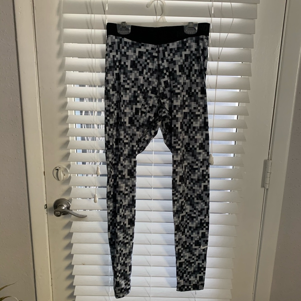 Nike Pro Dri-Fit leggings
